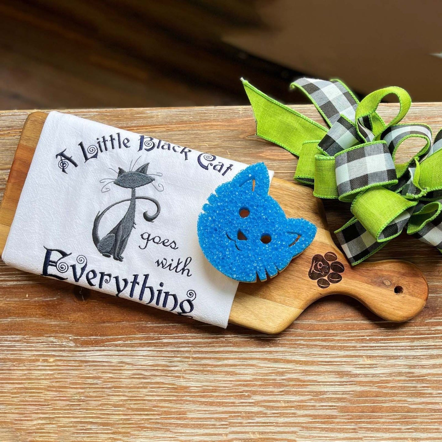 Cat Lover's Paw Print Charcuterie and Cheese Board Gift Set