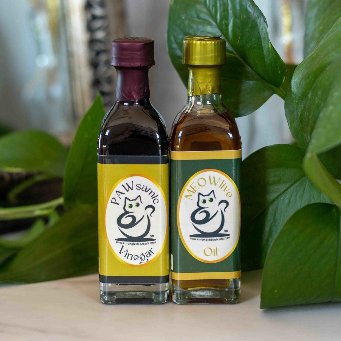 MEOWlive Oil and PAWsamic Vinegar Gift Set